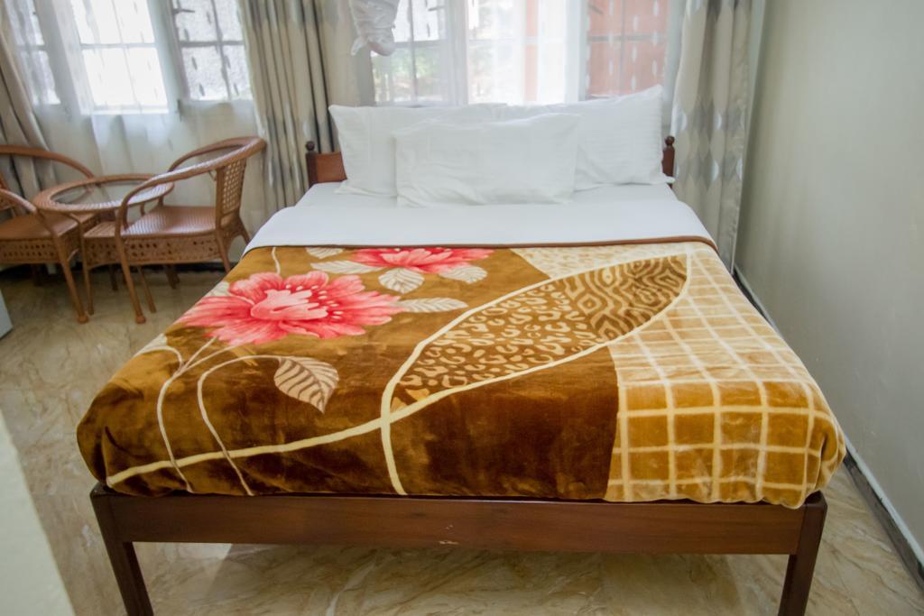 Jinja Safari Hotel Eksteriør billede